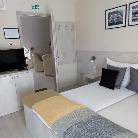 Viola Vendeghaz Bed and Breakfast 3*