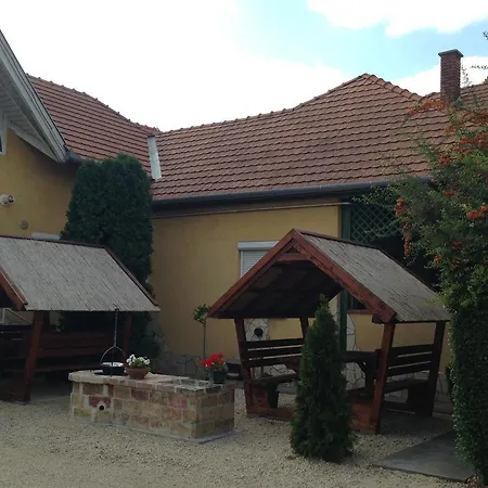 Frühstückspension Viola Vendeghaz 3*